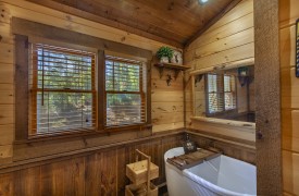 Aska Escape Lodge | Blue Ridge Cabins | Cabin Rentals of Georgia | King Ensuite Bath