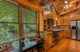 Creekside Green | Cabin Rentals of Georgia | Enjoy Breakfast and Coffee with Your Loved Ones at Creekside Green
