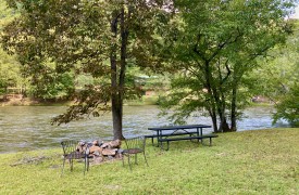 Fallen Timber Lodge | Cabin Rentals of Georgia | Community River Area