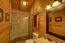 Creekside Green | Cabin Rentals of Georgia | Second Bathroom