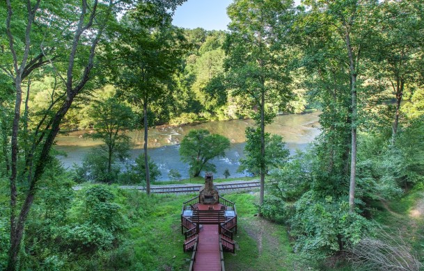 The River's Edge | Cabin Rentals of Georgia | Stunning River Views and Outdoor Deck